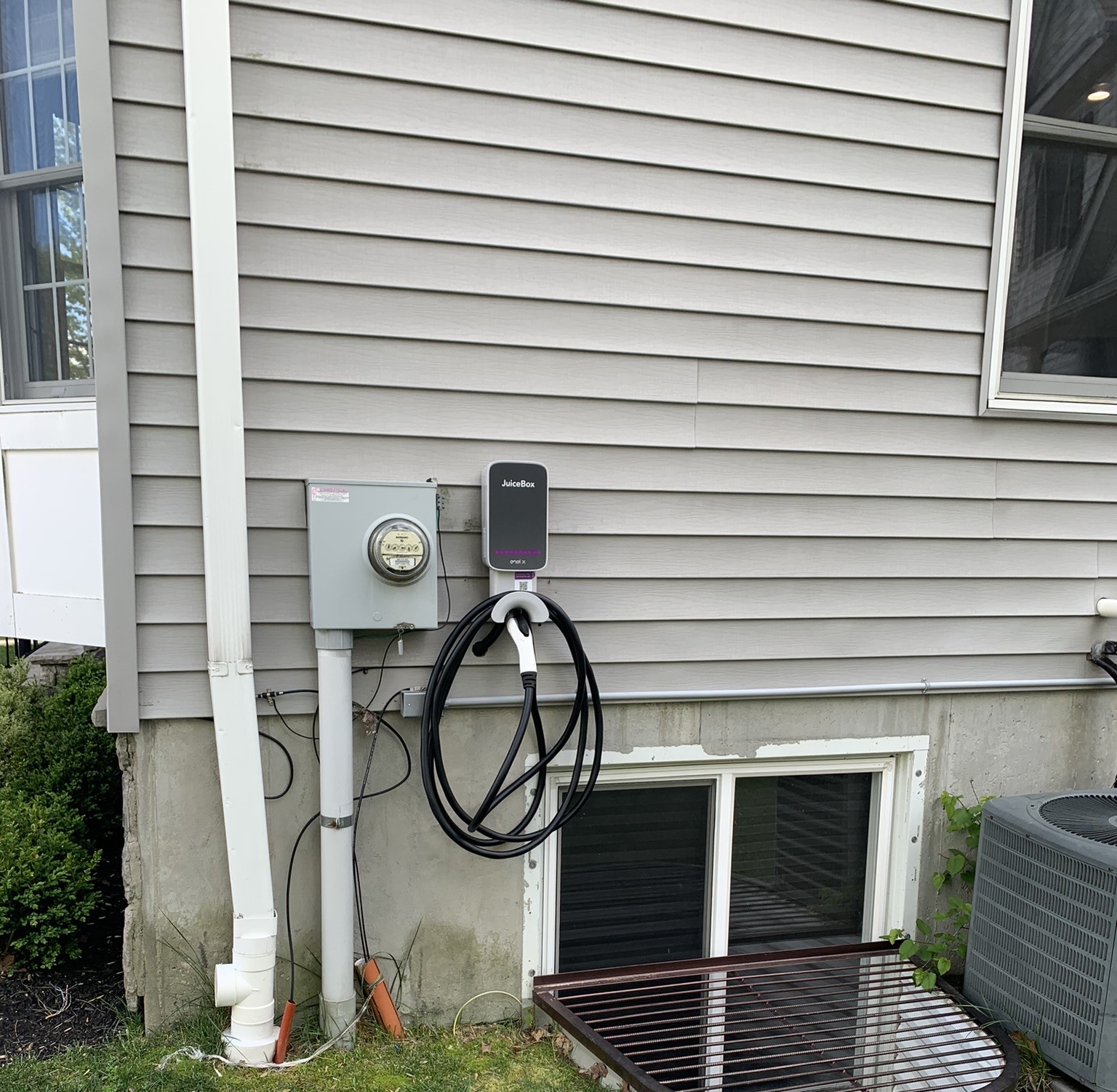 Installed electrical vehicle station at home